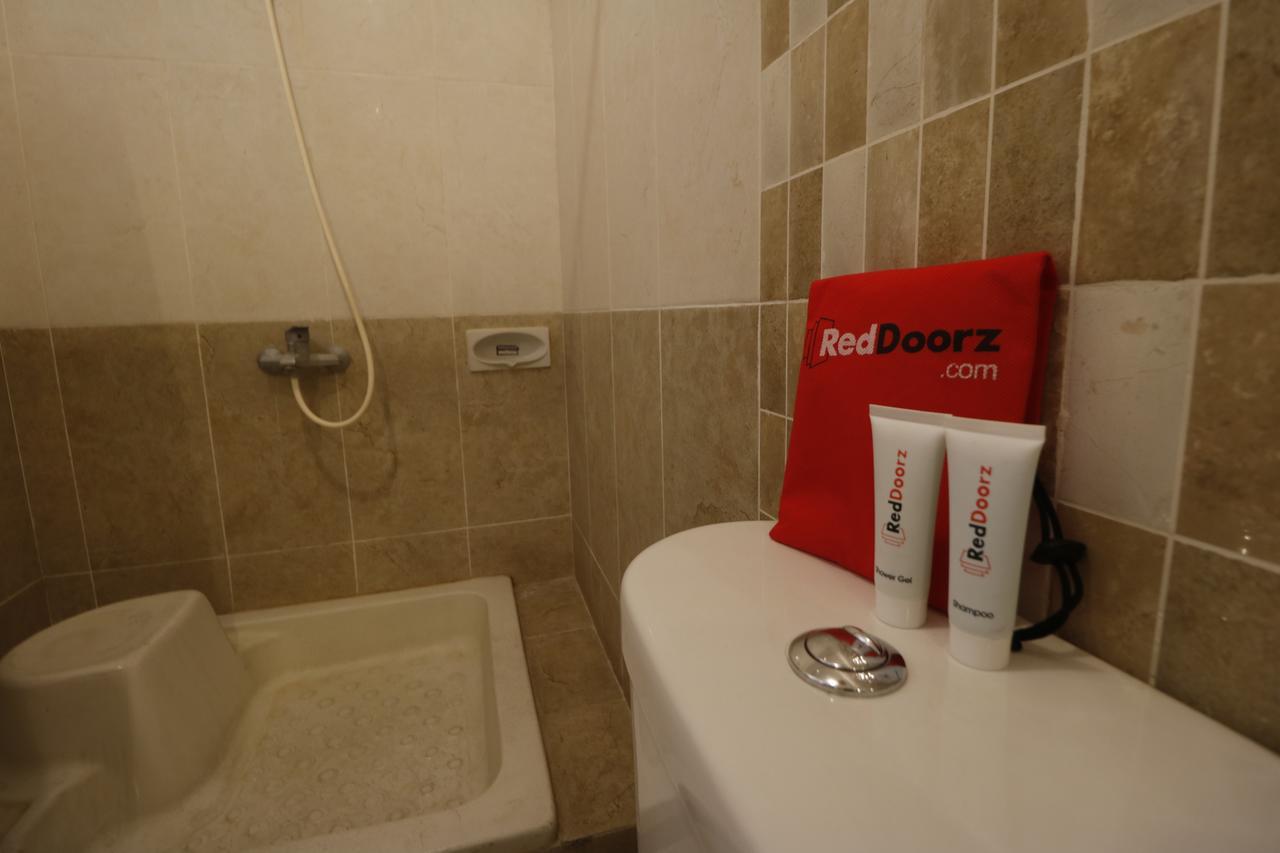 Reddoorz @ Jalan Dharmawangsa Wisma tamu